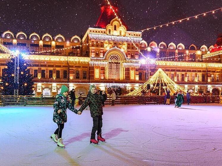 Бесплатных сеансов на катке у Ярмарки в Нижнем будет больше