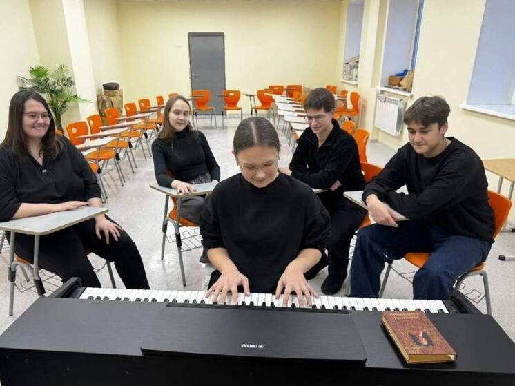 В новоуренгойской школе им. Д. И. Коротчаева завершили капремонт первого корпуса