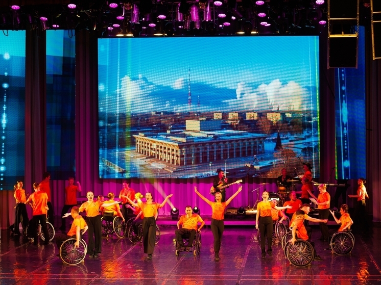 Известная блогерша Анна Немчинова станцевала с череповецким инклюзивным коллективом