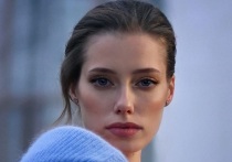 27-летняя российская художественная гимнастка Вера Бирюкова выбрала оригинальный наряд для новогодней съемки. Олимпийская чемпионка 2016 года в групповом многоборье предстала в образе отрицательного персонажа.