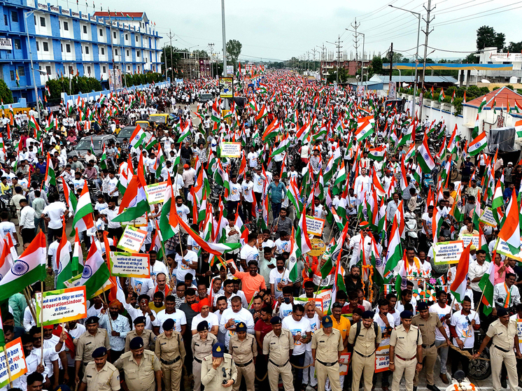 10 тысяч индийцев ожидает оформления на работу в Москве и Питере