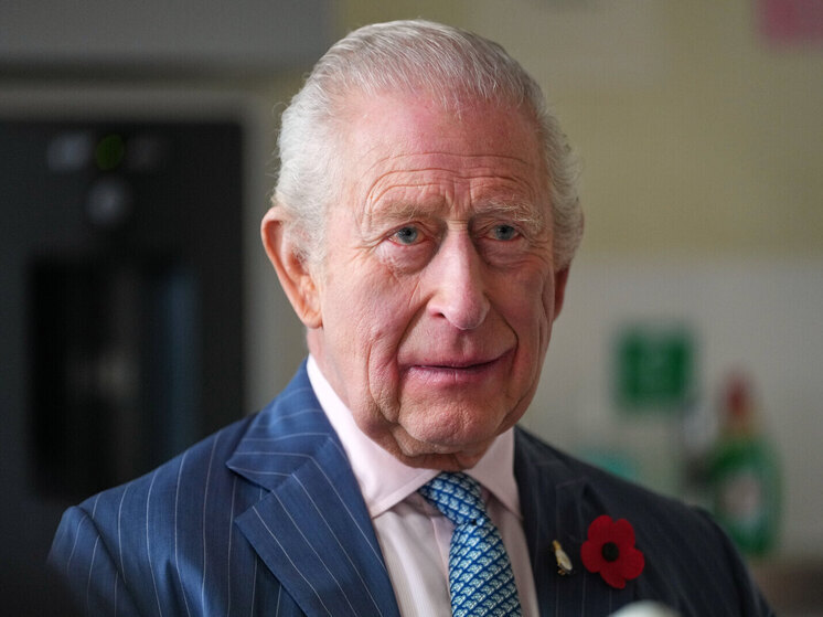 Карл III начал продажу фирменного травяного чая от похмелья в Сандрингеме