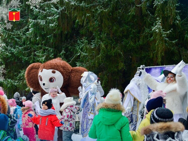 В Людинове зажглись первые ёлки
