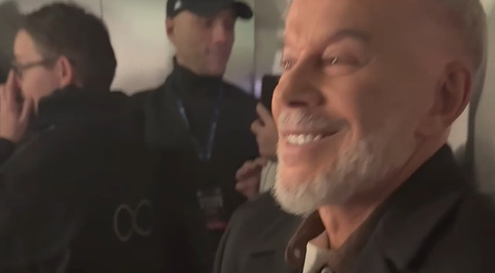 Газманов в лифте продемонстрировал физическую форму