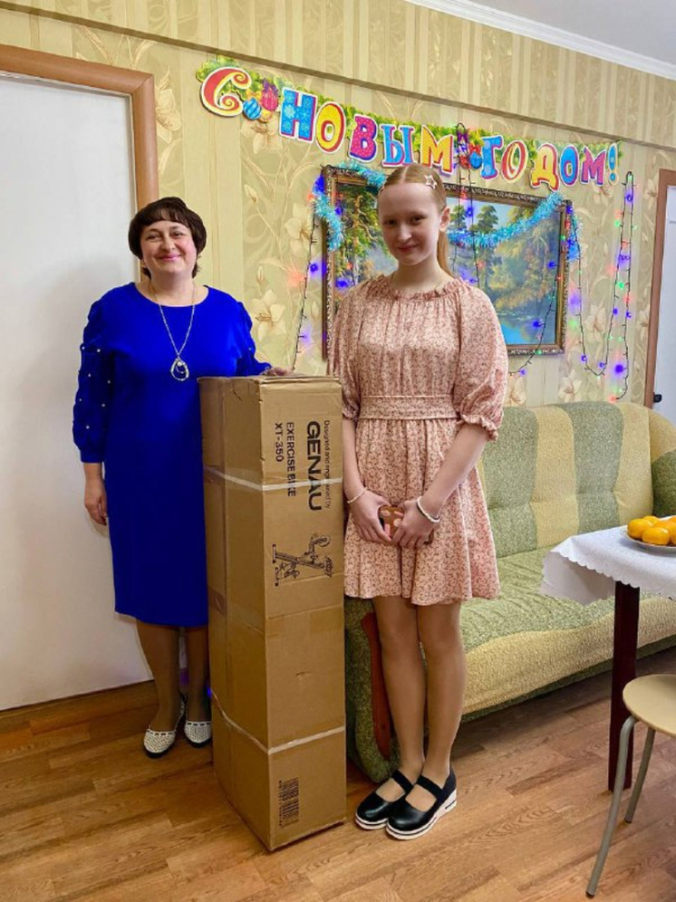 Девочка из Донского получила велотренажер в рамках акции «Елка желаний»