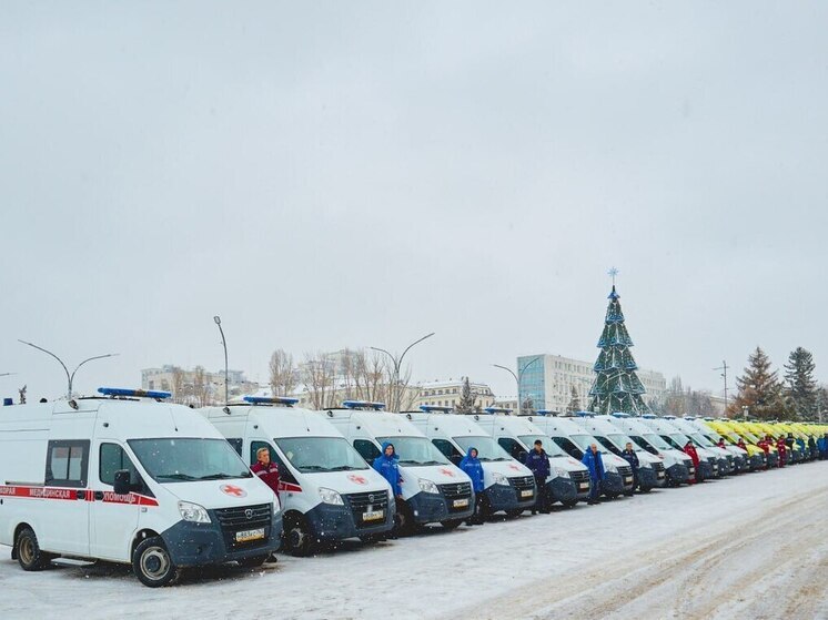 В Самарской области 25 новых автомобилей скорой помощи переданы медучреждениям