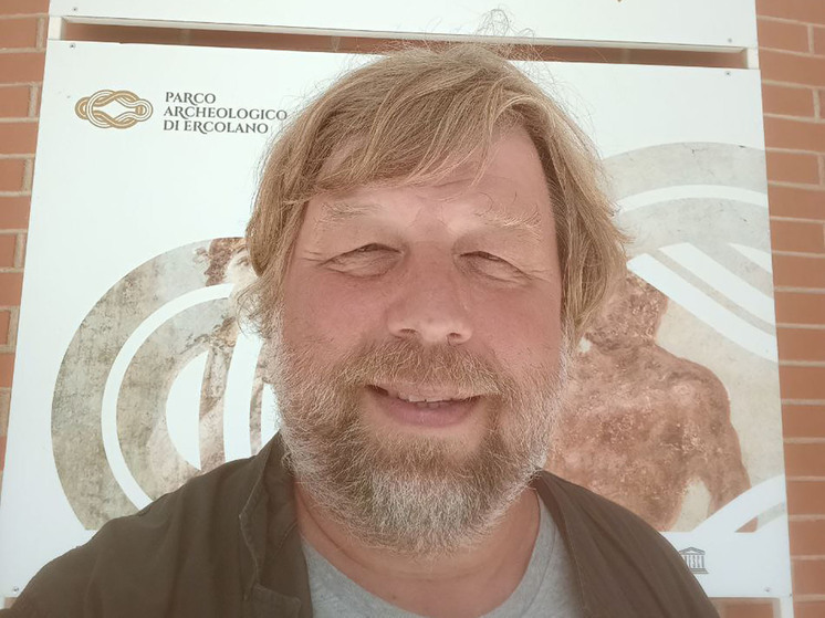 В польских соцсетях называют задержание российского ученого позором, в России выбирают ответную реакцию