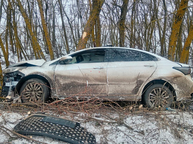 26-летняя липчанка пострадала в результате опрокидывания авто на скользкой дороге