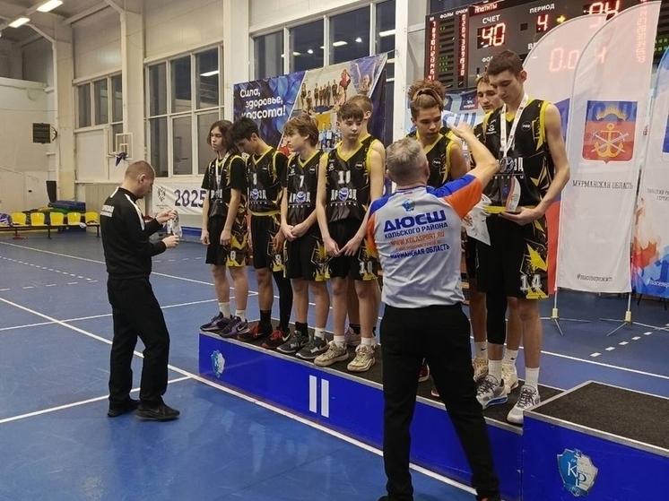 Кольский округ и Апатиты выиграли первенство области по баскетболу