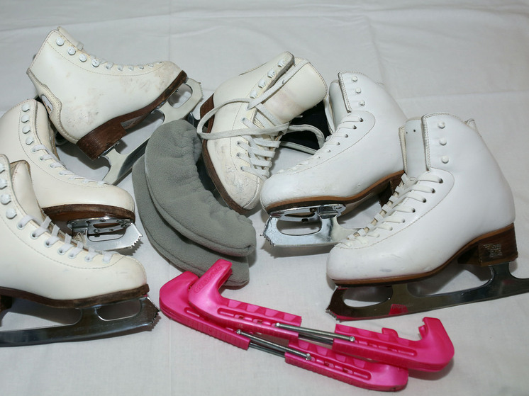 Бесплатный каток на Воробьевых горах будет работать до конца зимы