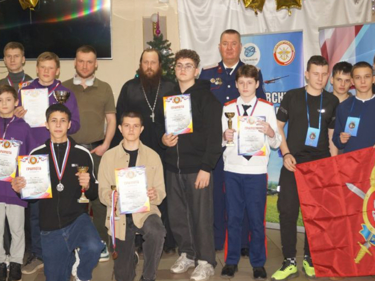 Орловская школа приняла межрегиональные соревнования по гонкам дронов