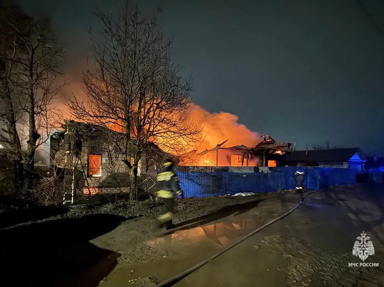 Пострадавших в пожаре с погибшим ребенком перевели на лечение в Волгоград