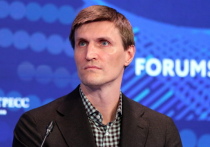 Как известно, существует игра в «Тайного Санту», и с веселыми лицами люди дарят друг другу подарки. Известный в прошлом баскетболист, а ныне президент Российской федерации баскетбола (РФБ) Андрей Кириленко стал в этом году Сантой грустным. Вместо мешка с подарками, он подарил баскетболу в России мешок с пустотой, да и еще этот мешок оказался дырявым. 