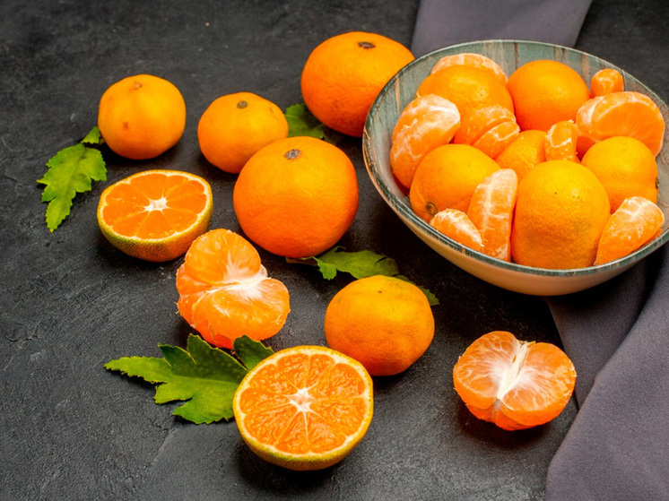 Липчанам рассказали, как правильно выбрать новогодние цитрусы