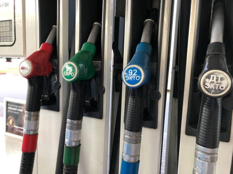 Стала известна динамика цен на топливо в Калининграде за 2025 год