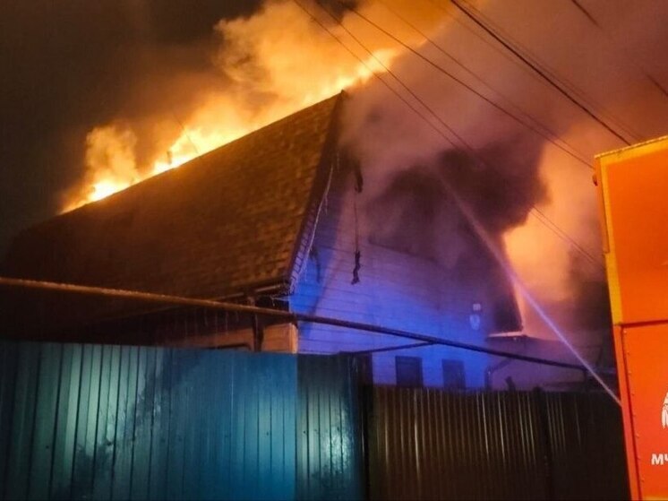 В тульском Заречье при возгорании жилого дома пострадала женщина