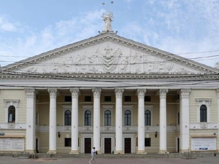 В Воронеже на 2 дня перекроют движение возле театра оперы и балета