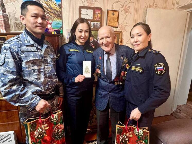 В Калмыкии с  Новым годом поздравили самого известного ветерана