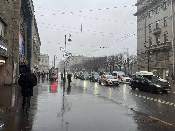 Жёлтый уровень погодной опасности в Петербурге и области продлится до 25 декабря