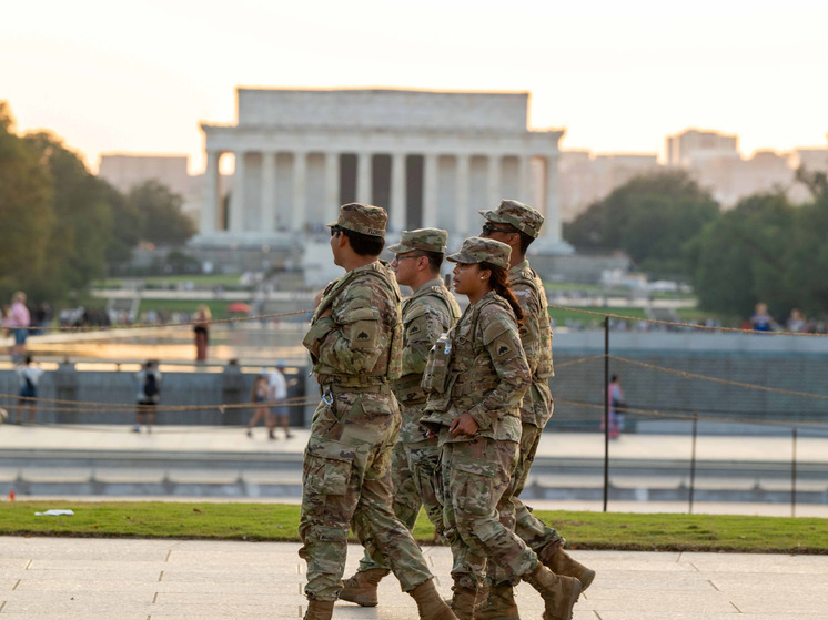 Верховный суд США отказался разрешить Трампу развертывать подразделения нацгвардии в Чикаго