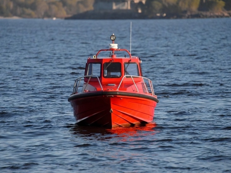 Найденный в Великобритании корабль-призрак оказался спасательным ботом грузового судна