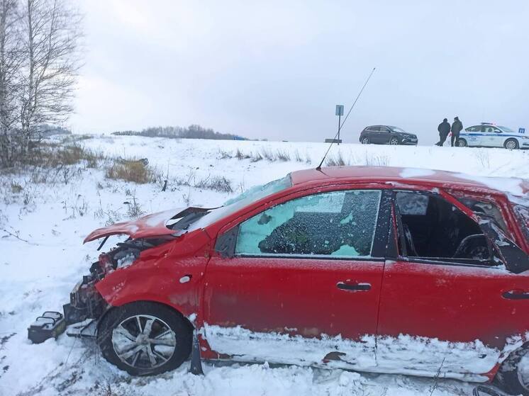 На трассе «Иртыш» перевернулся автомобиль