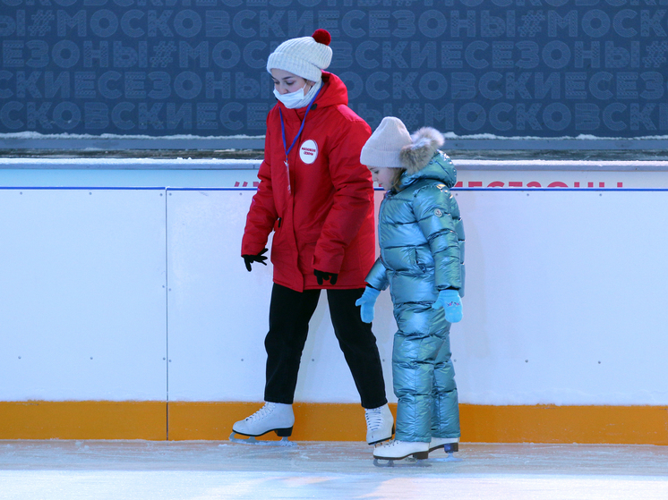 В Екатеринбурге из-за 30-градусных морозов на два дня закроют главный городской каток