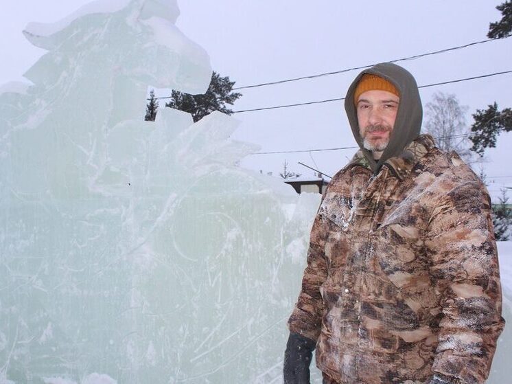 Огненная Лошадь изо льда украсит Искитим к Новому году