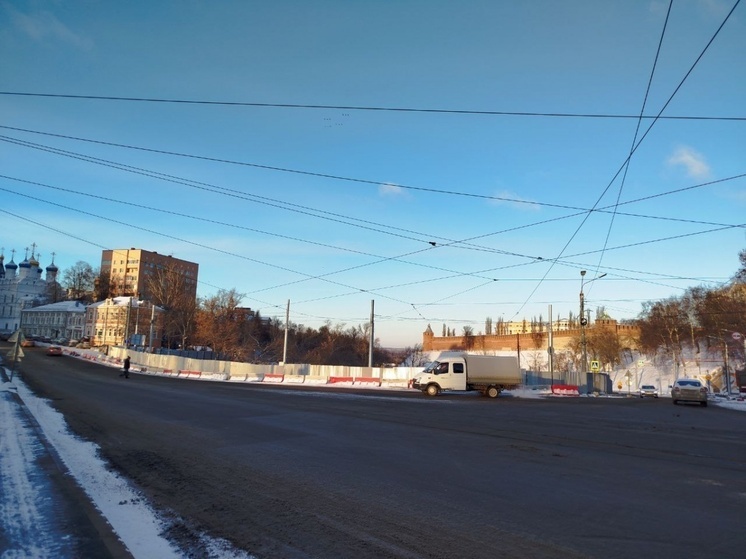 Движение транспорта по Лыковой дамбе восстановлено