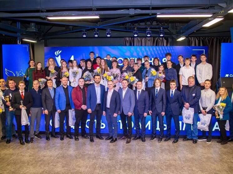 В Салехарде наградили спортивную элиту города