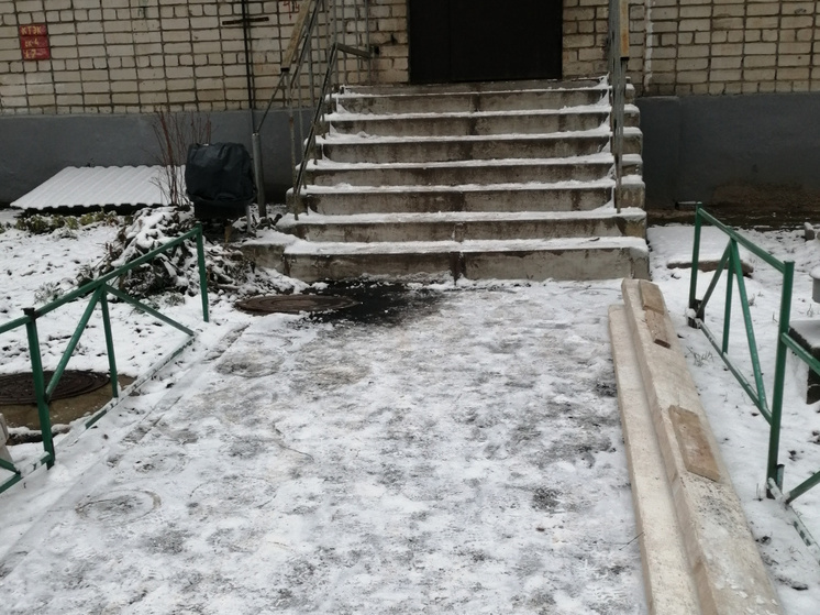 О скольких местах на улице костромичи могут сообщить на горячцю линию