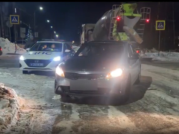 В Бийске водитель иномарки сбил девочку-подростка на «зебре»