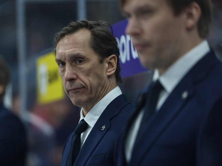 В Минске матч между местным и московским «Динамо» завершился разгромной победой хозяев — 7:1. Главный тренер московского клуба Вячеслав Козлов назвал причины поражения: отсутствие вхождения в игру с первых минут, слабая реализация бросков (всего 19 за матч), неудачная игра в большинстве и ошибки в обороне. Капитан Игорь Ожиганов пропустил матч из-за травмы, вратарь Максим Моторыгин остался в Москве по семейным обстоятельствам; Владислав Подъяпольский отыграл весь матч.