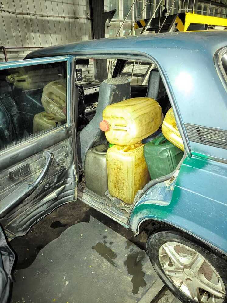 В Тверской области машинист, надеясь подзаработать, слил дизель из локомотива