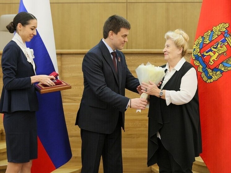 Губернатор Красноярского края наградил 34 жителей региона за вклад в его развитие