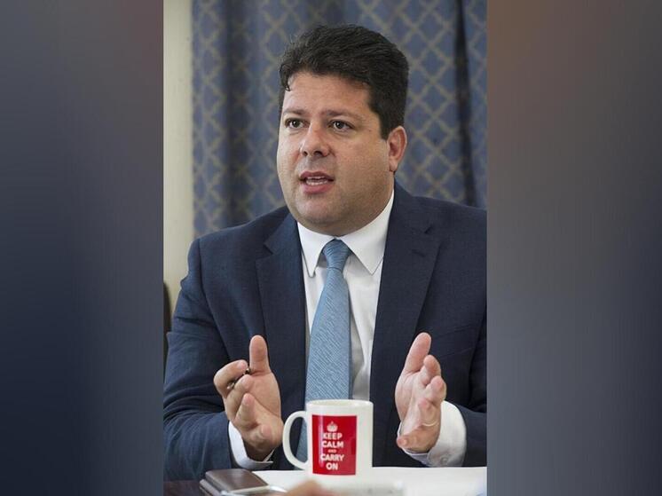 Главный министр Гибралтара непристойно мешал устроить обыск у своего партнера