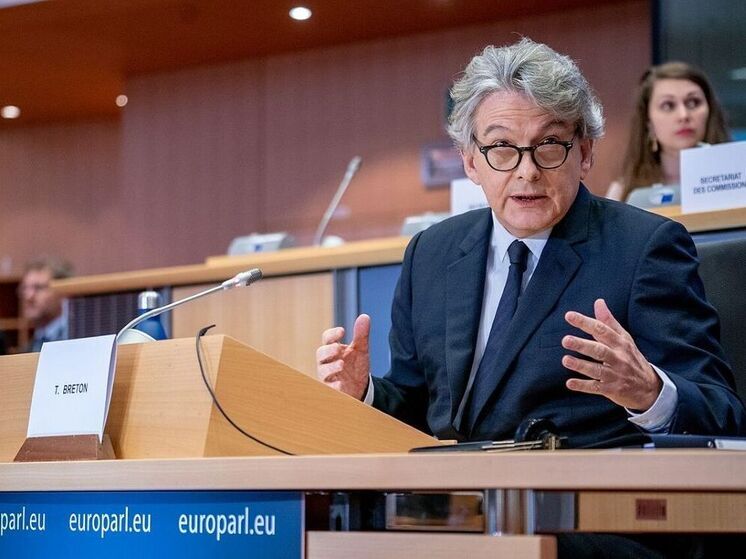 Бывшему комиссару ЕС и активистам запрещен въезд в США. Американский Госдепартамент обвиняет эту группу лиц в оказании давления на технологические фирмы с целью цензурирования или подавления американской точки зрения посредством регулирования дезинформации.
