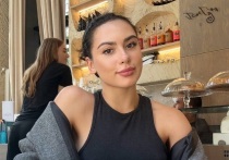 21-летняя российская художественная гимнастка Лала Крамаренко стала певицей. Спортсменка, специализирующаяся в индивидуальном многоборье, поделилась кадрами из студии звукозаписи.