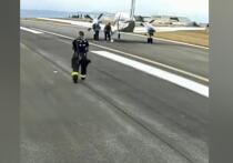 Самолет самостоятельно приземлился в США после аварийной ситуации в полете — это произошло впервые в истории авиационной автоматики, утверждают СМИ.
