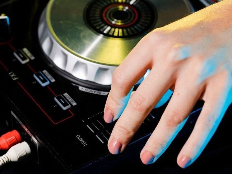 Молодежная мода на «ретроренессанс» вернула спрос  на CD-плееры