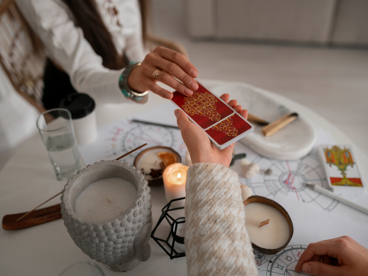 Новогодние гадания 31 декабря: заглянуть в будущее и узнать о суженом