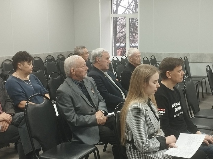 Члены Общественного совета при УМВД России по Орлу подвели итоги работы за 2025 год, а также обсудили вопрос взаимодействия патрульно-постовой службы полиции с общественными организациями по охране правопорядка и безопасности