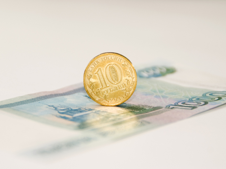 Стало известно, обязан ли работодатель платить новогоднюю премию