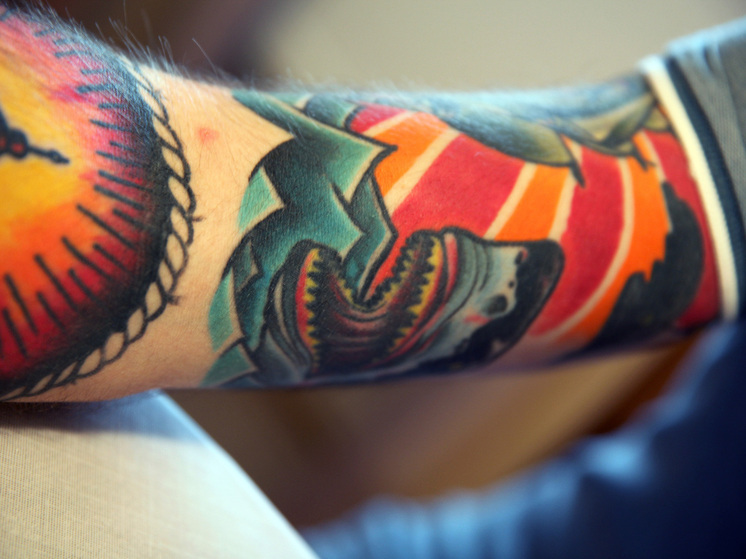 PNAS: чернила для татуировок могут влиять на эффективность прививки от COVID-19