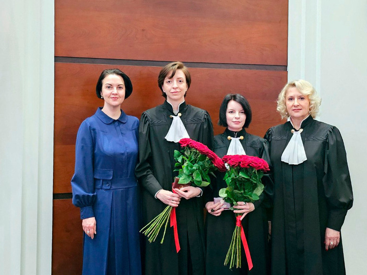 В Арбитражном суде Липецкой области вручили удостоверения судьям