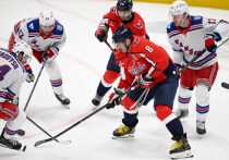 В заключительный перед небольшой четырехдневной рождественской паузой игровой день НХЛ сразу десять отечественных хоккеистов отметились результативными действиями