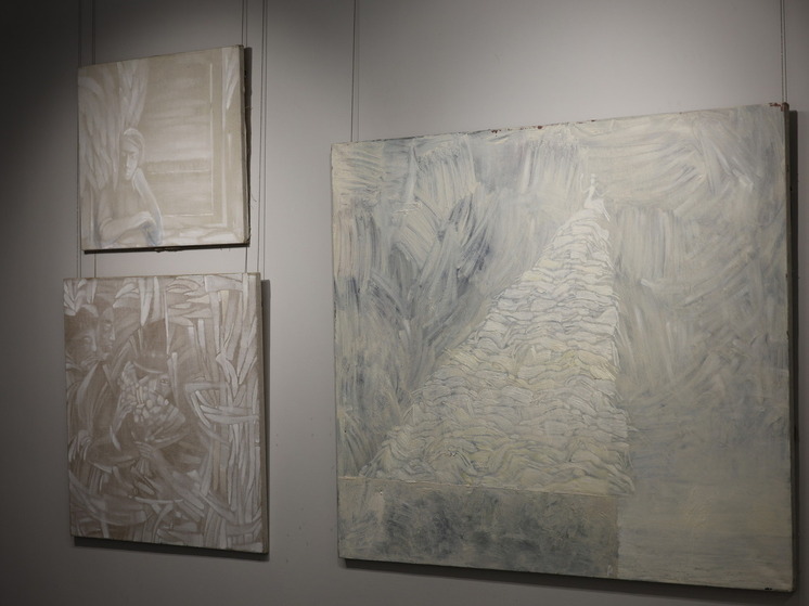 Арт-карнавал в белых костюмах устраивает Вологодская областная картинная галерея (16+)