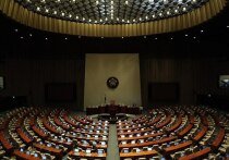 В среду возглавляемый либералами законодательный орган Южной Кореи принял законопроект, разрешающий крупные штрафные санкции в отношении традиционных новостных и интернет-СМИ за публикацию «ложной или сфабрикованной информации»