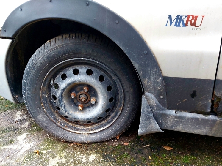 С калужской улицы убрали брошенный автомобиль