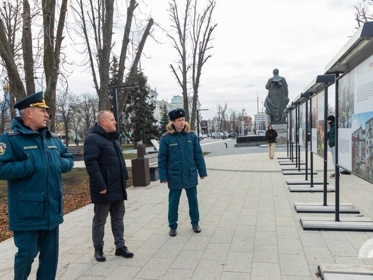 В Луганске открылась фотовыставка к 35-летию МЧС России